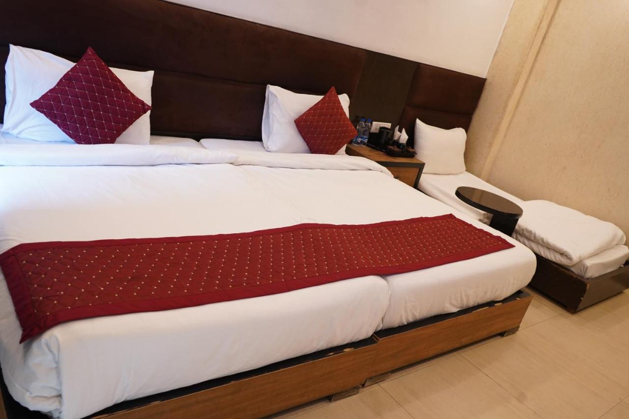 O Delhi, Near Karol Bagh Main Market And Metro Station Hotel