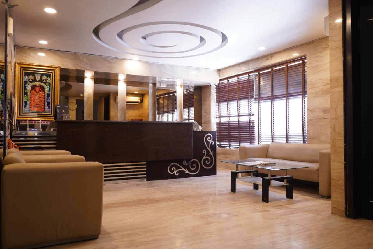O Delhi, Near Karol Bagh Main Market And Metro Station 3*