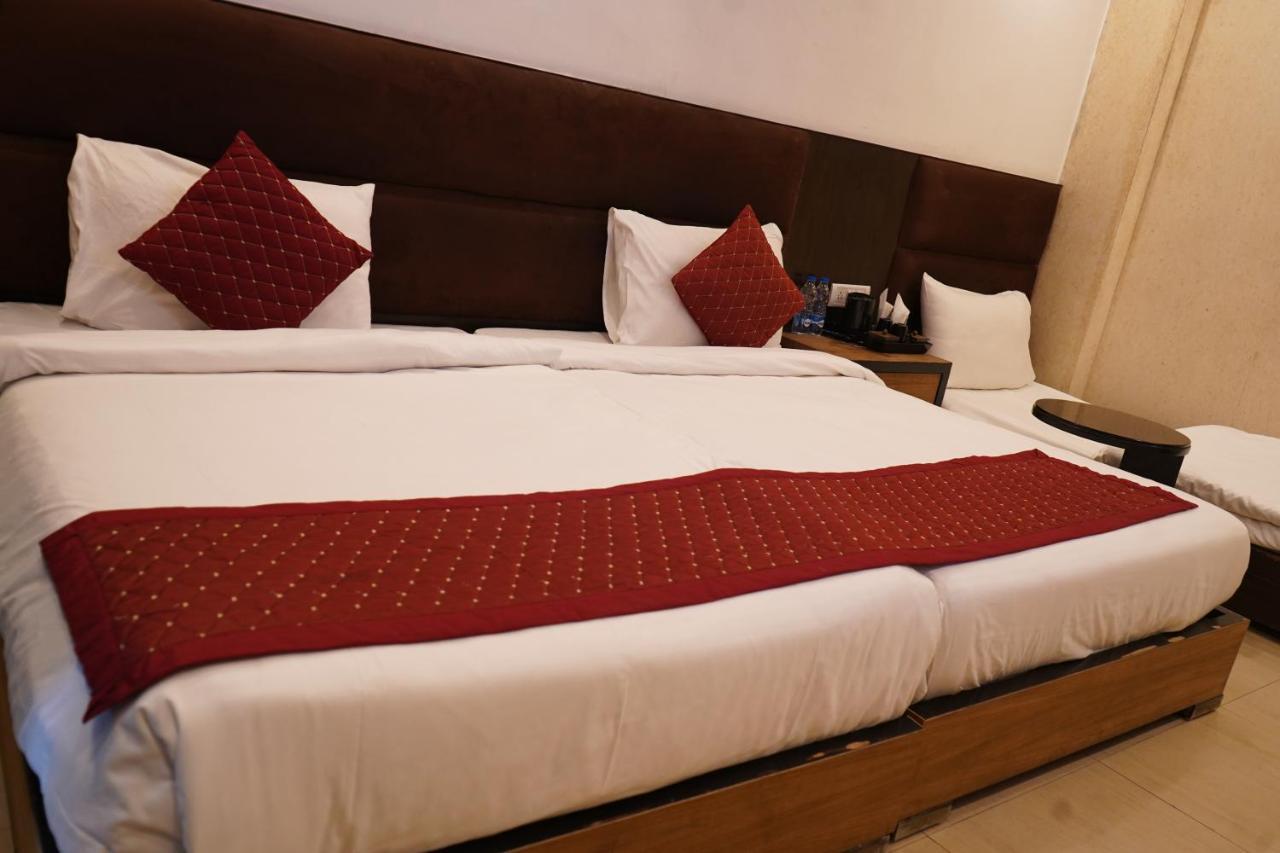 Hotel O Delhi, Near Karol Bagh Main Market And Metro Station 3*