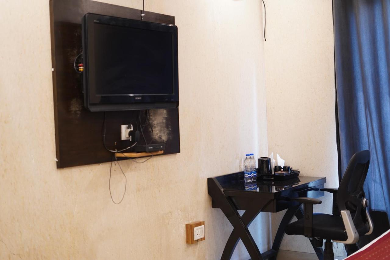 O Delhi, Near Karol Bagh Main Market And Metro Station Hotel New Delhi