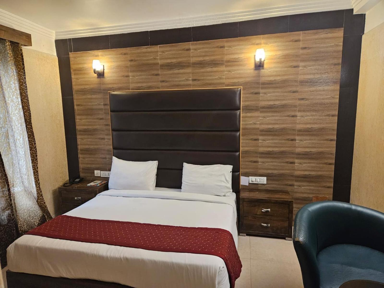 O Delhi, Near Karol Bagh Main Market And Metro Station Hotel New Delhi