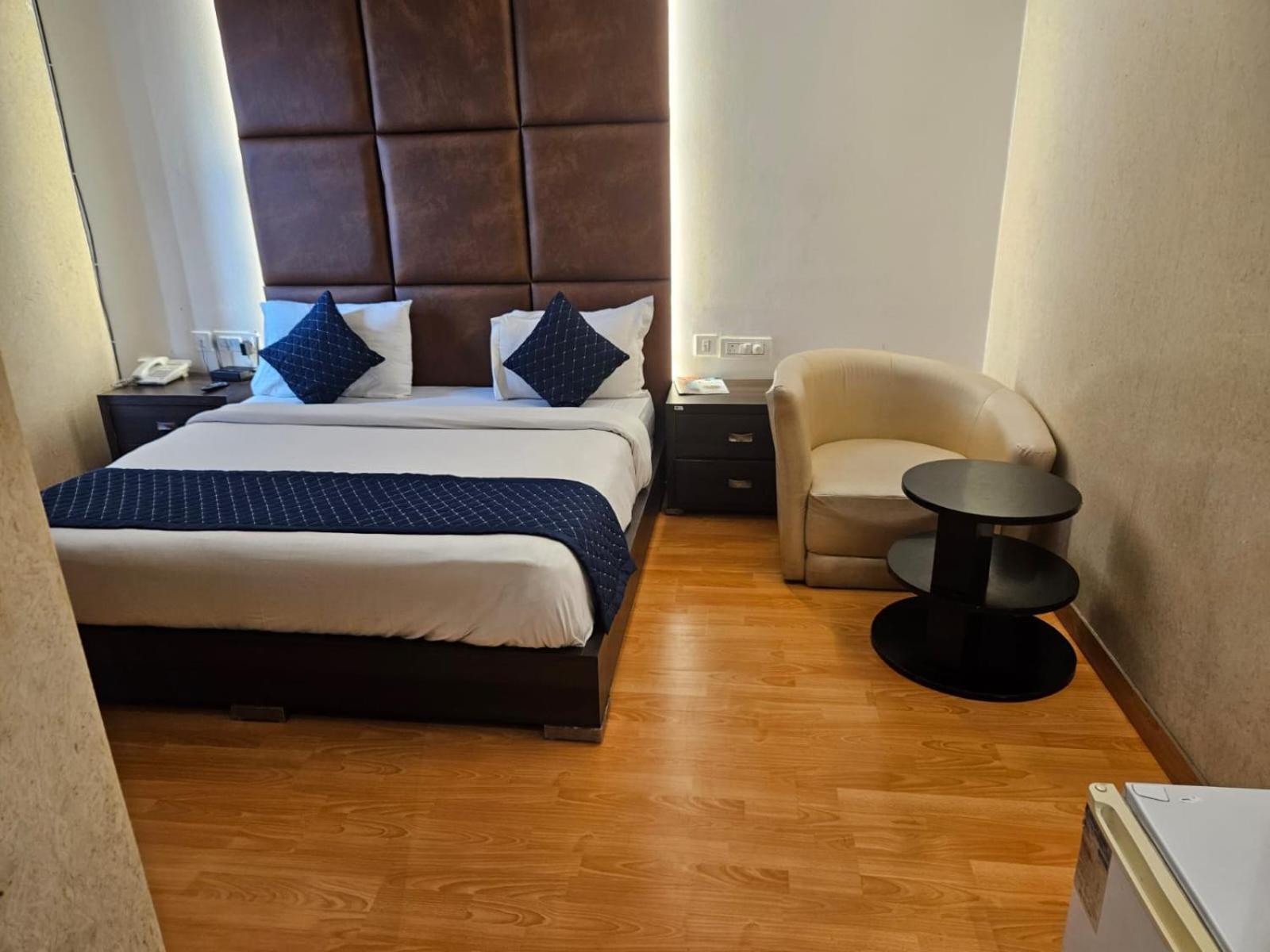 O Delhi, Near Karol Bagh Main Market And Metro Station Hotel 3*