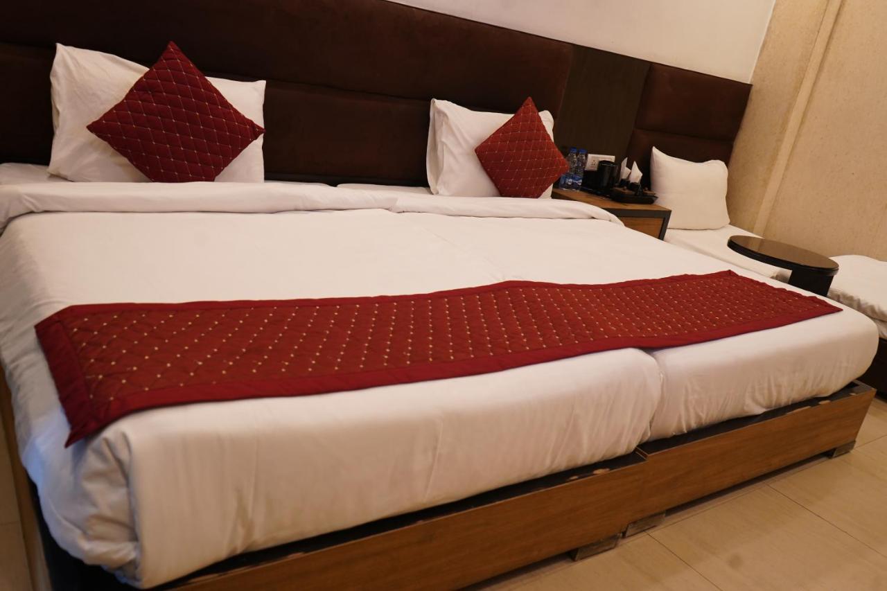O Delhi, Near Karol Bagh Main Market And Metro Station Hotel New Delhi