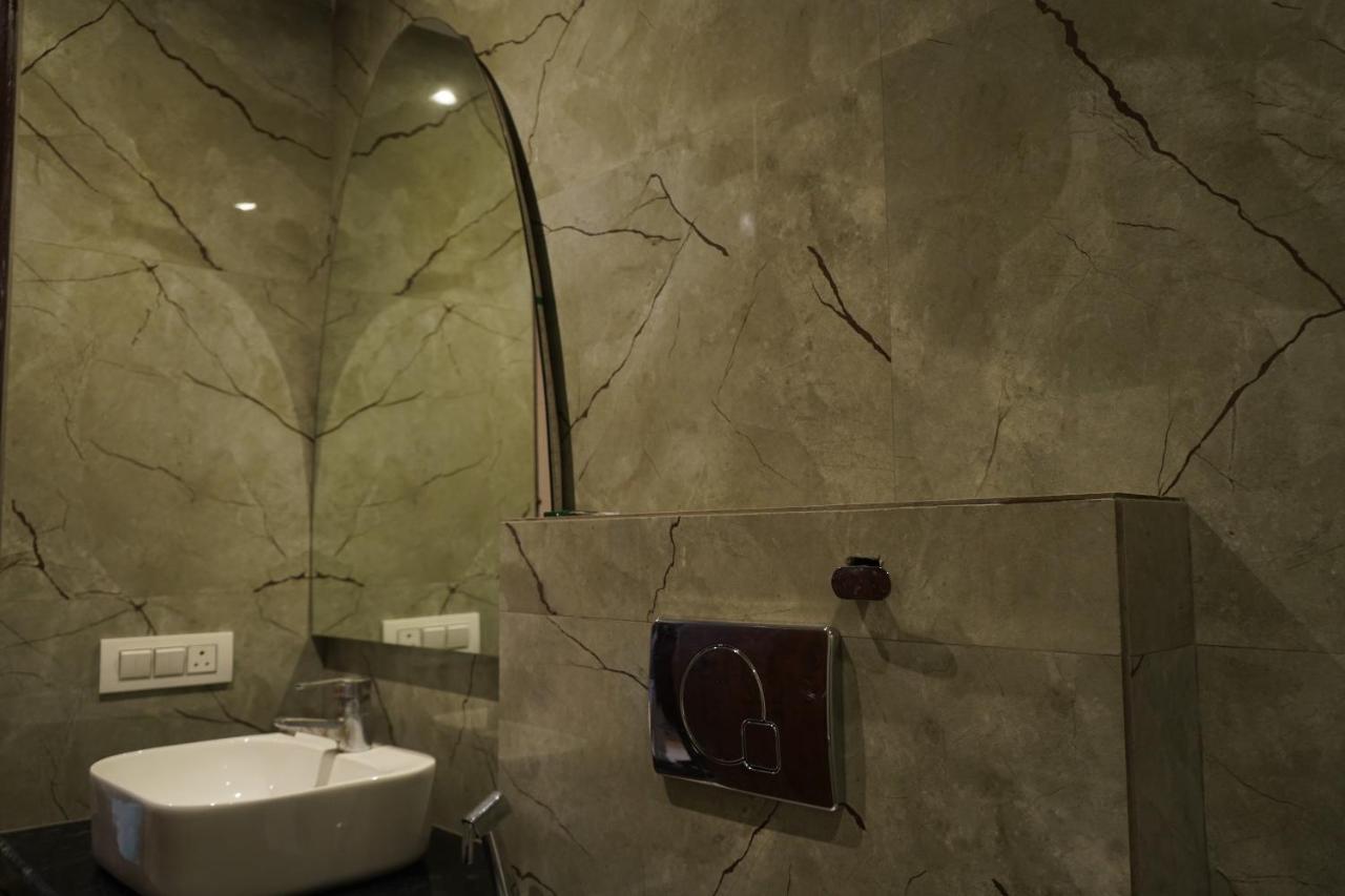 O Delhi, Near Karol Bagh Main Market And Metro Station 3*
