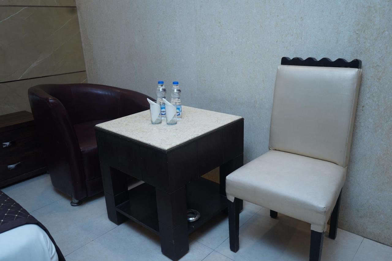O Delhi, Near Karol Bagh Main Market And Metro Station 3*