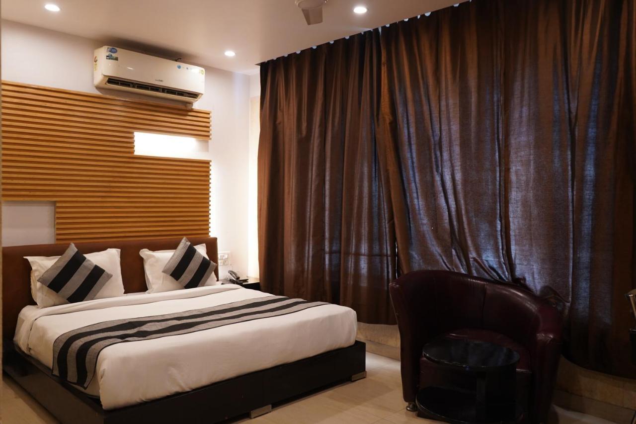 O Delhi, Near Karol Bagh Main Market And Metro Station Hotel 3*