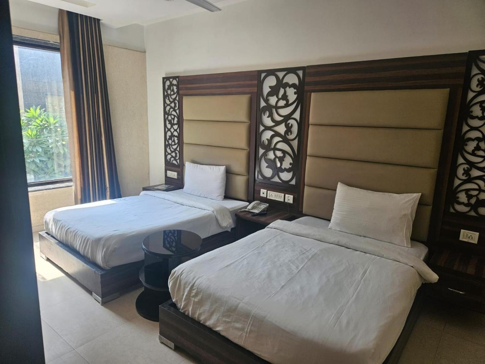 O Delhi, Near Karol Bagh Main Market And Metro Station New Delhi