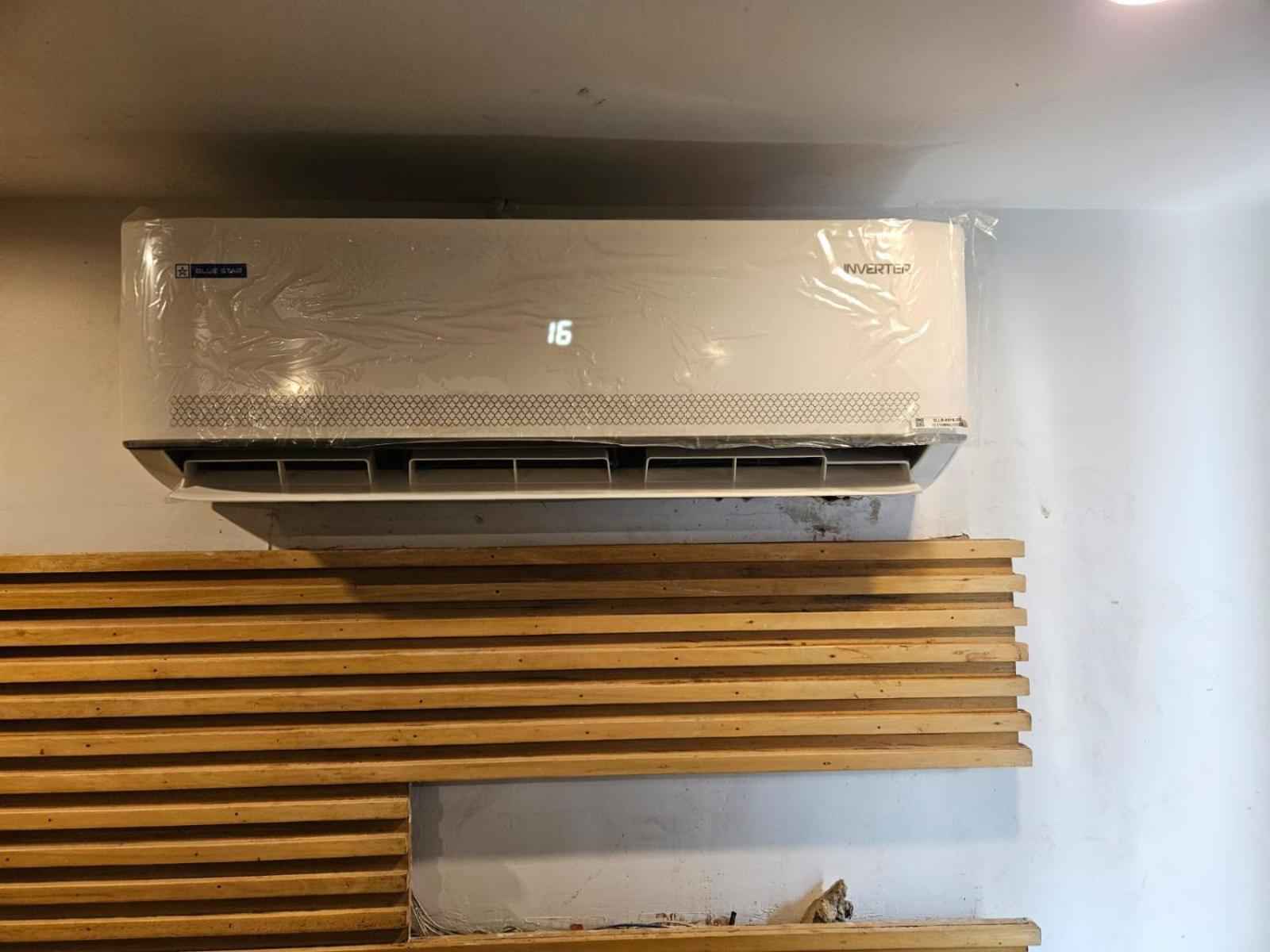 Hotel O Delhi, Near Karol Bagh Main Market And Metro Station